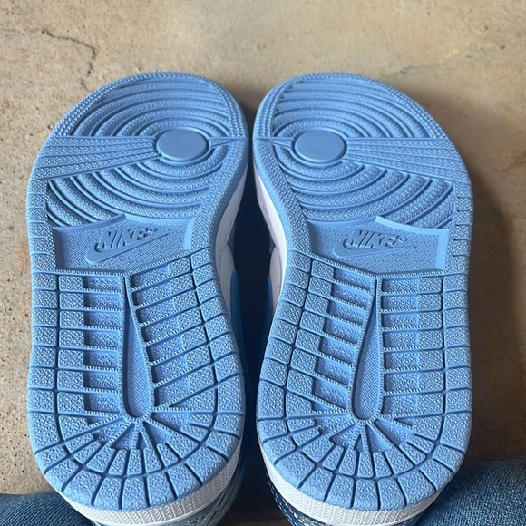 Blue Jordans size 5, no holes brand new, never been worn - Picture 4 of 5